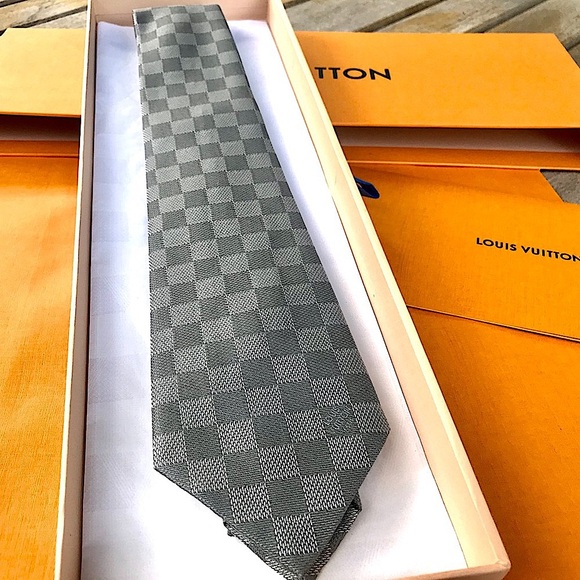 🔥LV HOLIDAY 25’🔥🆕💯AUTHN ICONIC LOUIS VUITTON DAMIER DOUBLE GRIS CHECK TIE🔥 - Picture 3 of 16